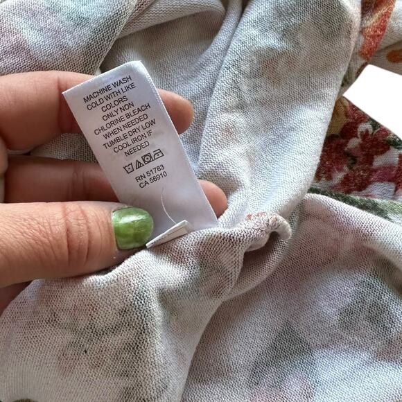 Womens Top  1X Cream Floral Lightweight Summery Spring Conservative Modest - Picture 5 of 8